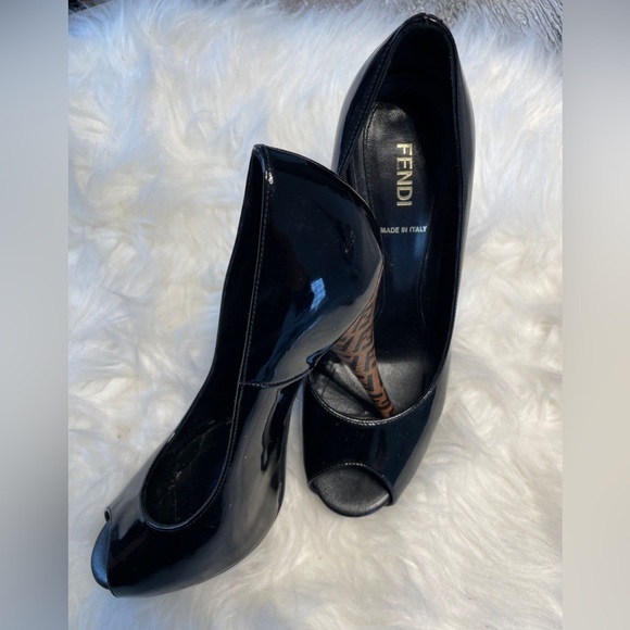 Fendi high heels shoes open from the front size - Picture 3 of 4